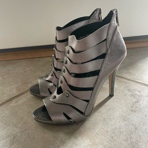 Whithe House Black Market high heels. Bronze color. Size 8.5.